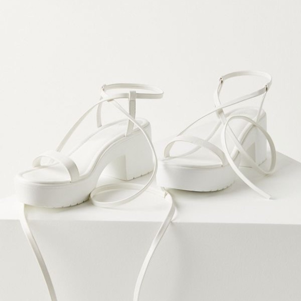 White platform
